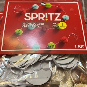 Spritz honey comb garland decorations